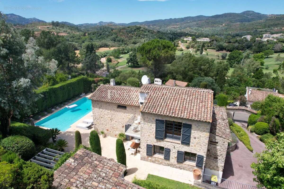 Maison à MANDELIEU-LA-NAPOULE