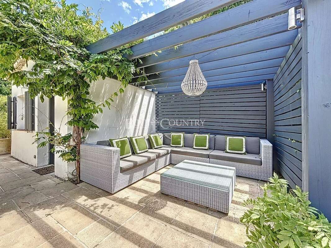 Maison à MANDELIEU-LA-NAPOULE