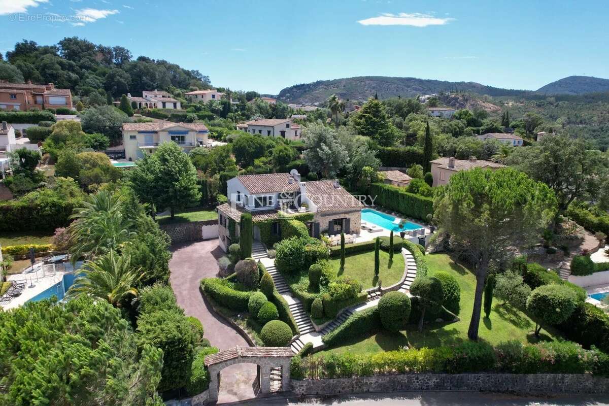 Maison à MANDELIEU-LA-NAPOULE