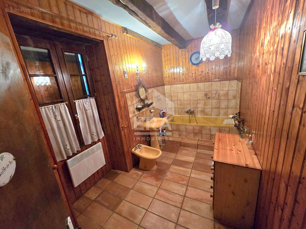 Maison à NEUVIC