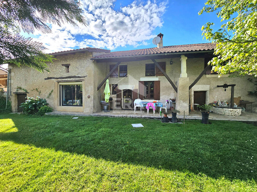 Maison à NEUVIC