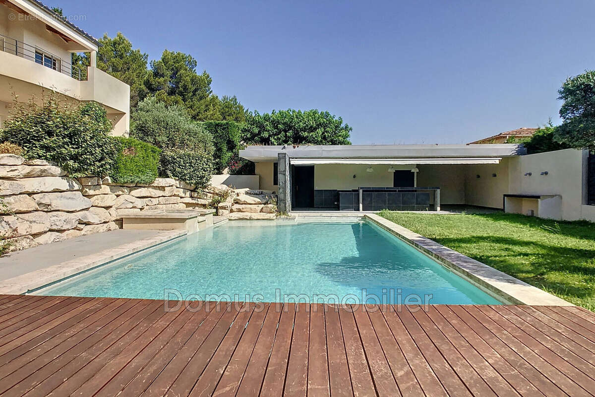 Maison à SAINT-SATURNIN-LES-AVIGNON