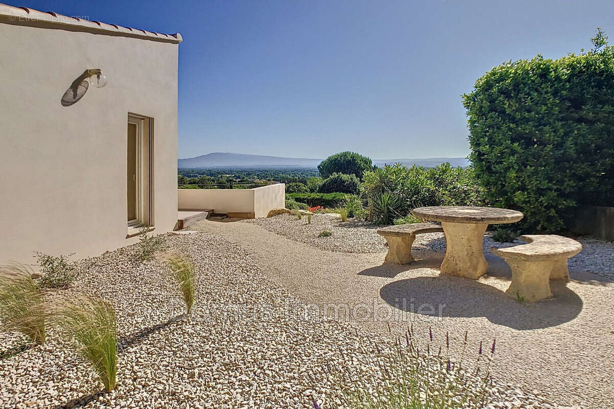 Maison à SAINT-SATURNIN-LES-AVIGNON