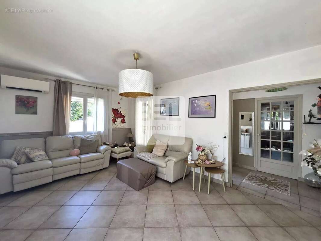 Maison à BAGNOLS-SUR-CEZE