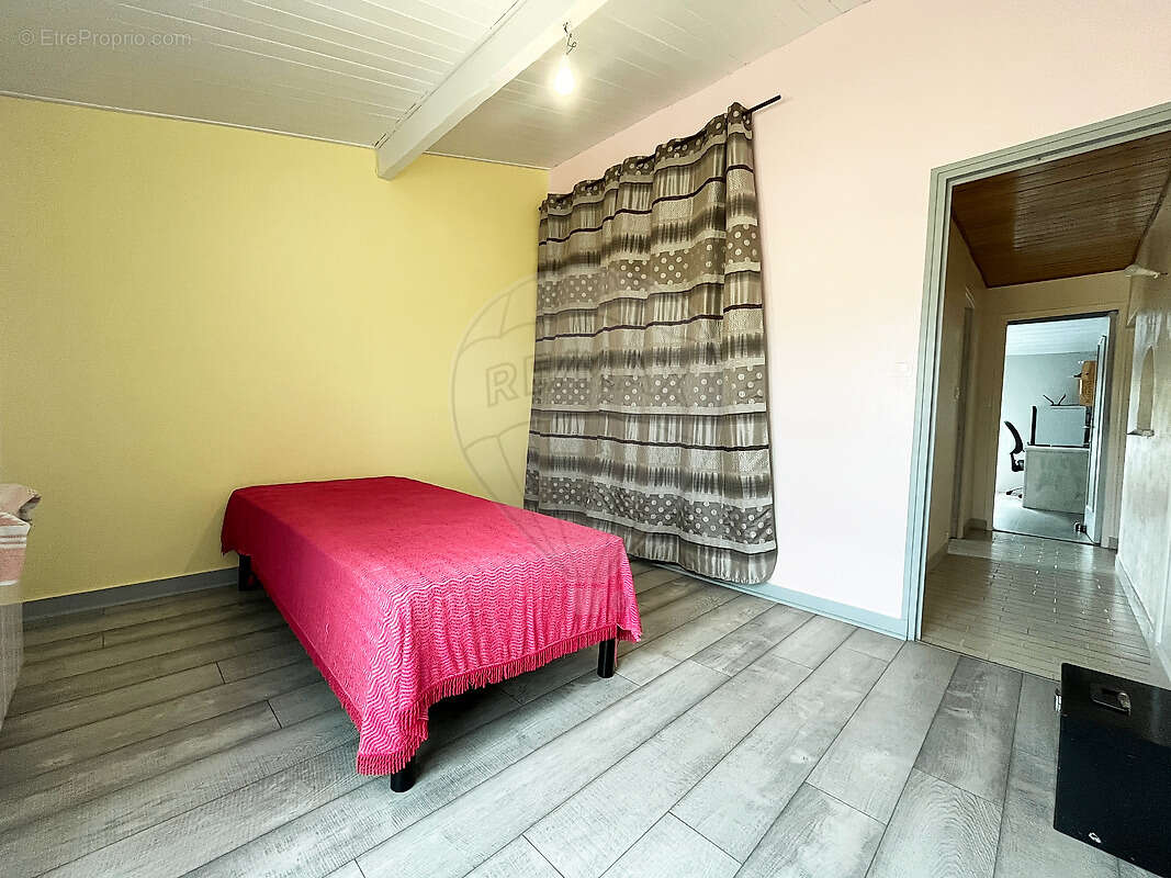 Maison à SAINT-ROMAIN-DE-BENET