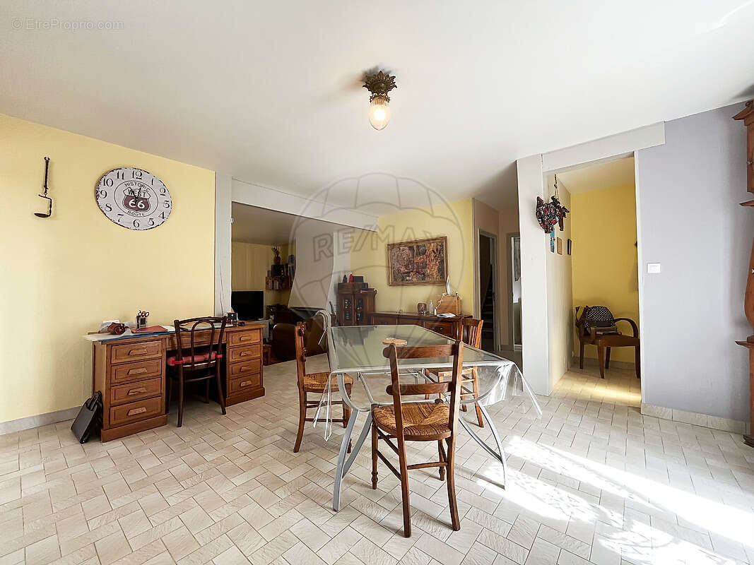 Maison à SAINT-ROMAIN-DE-BENET