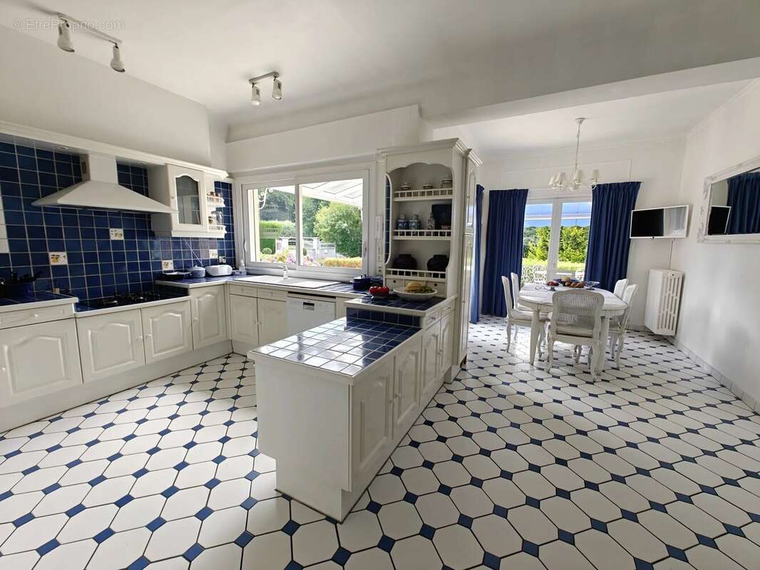 Maison à MONTFORT-SUR-RISLE