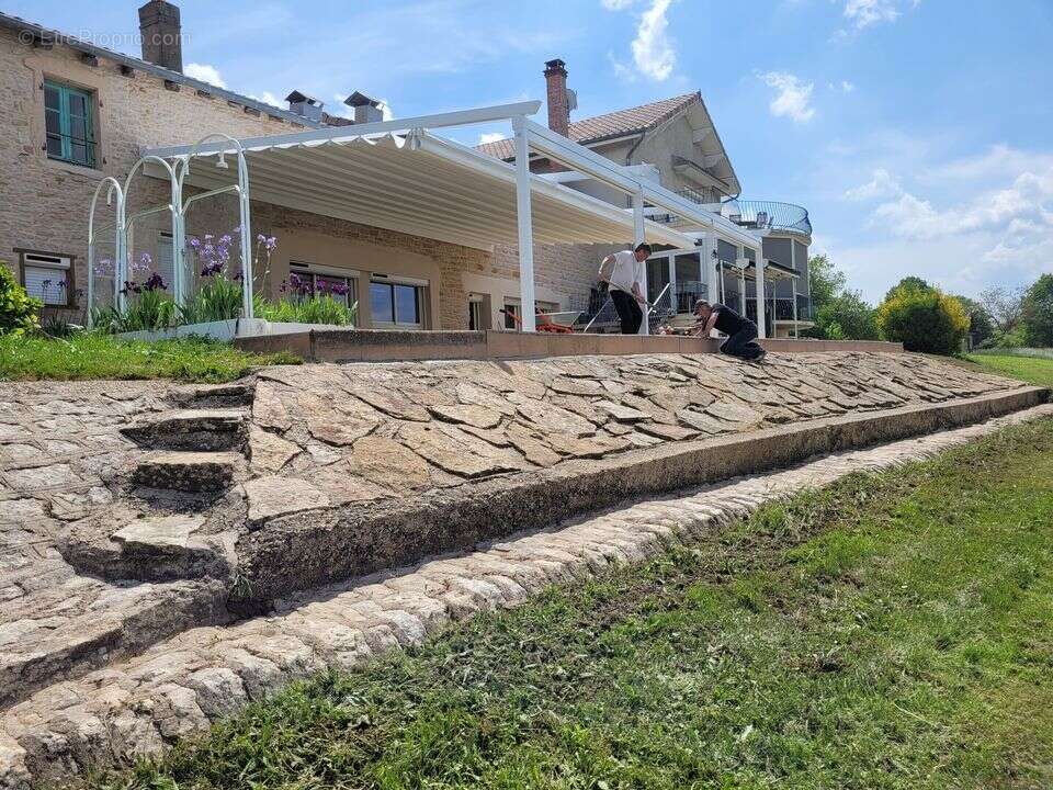 Commerce à ASNIERES-SUR-SAONE