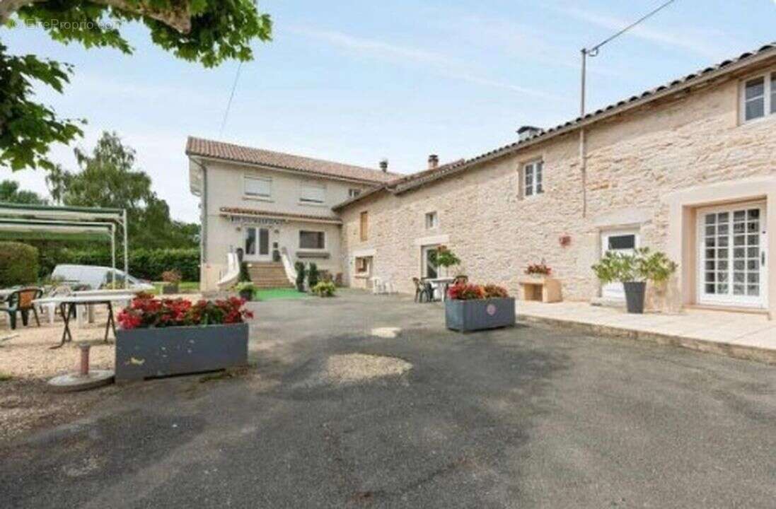 Commerce à ASNIERES-SUR-SAONE