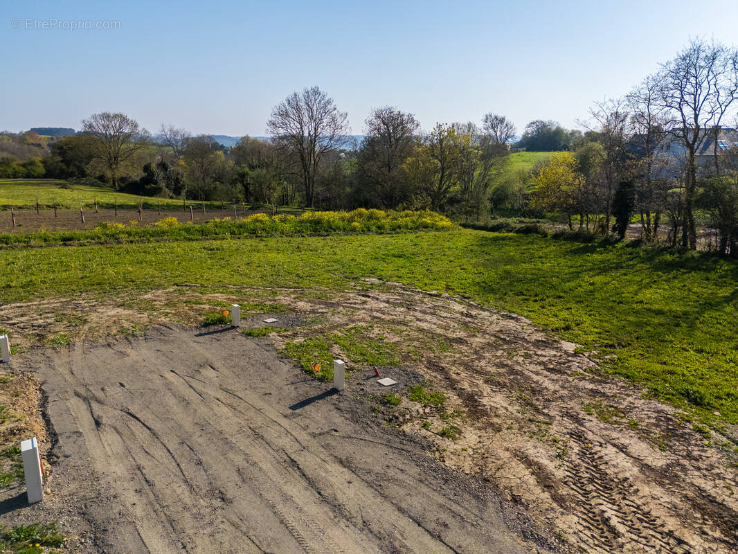 Terrain à TREDREZ-LOCQUEMEAU