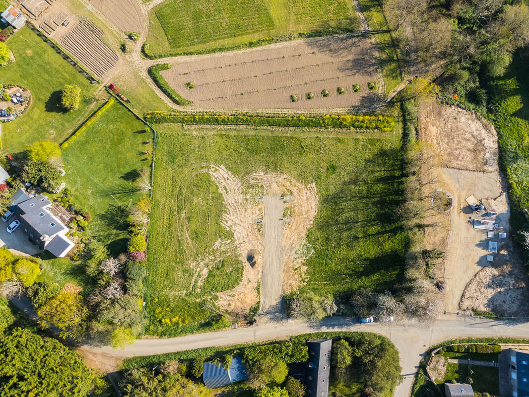 Terrain à TREDREZ-LOCQUEMEAU