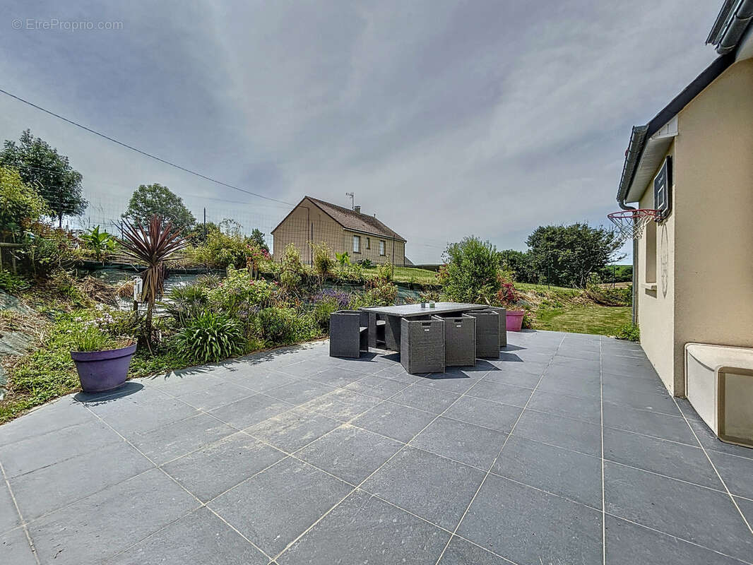 Maison à LES MOITIERS-D&#039;ALLONNE