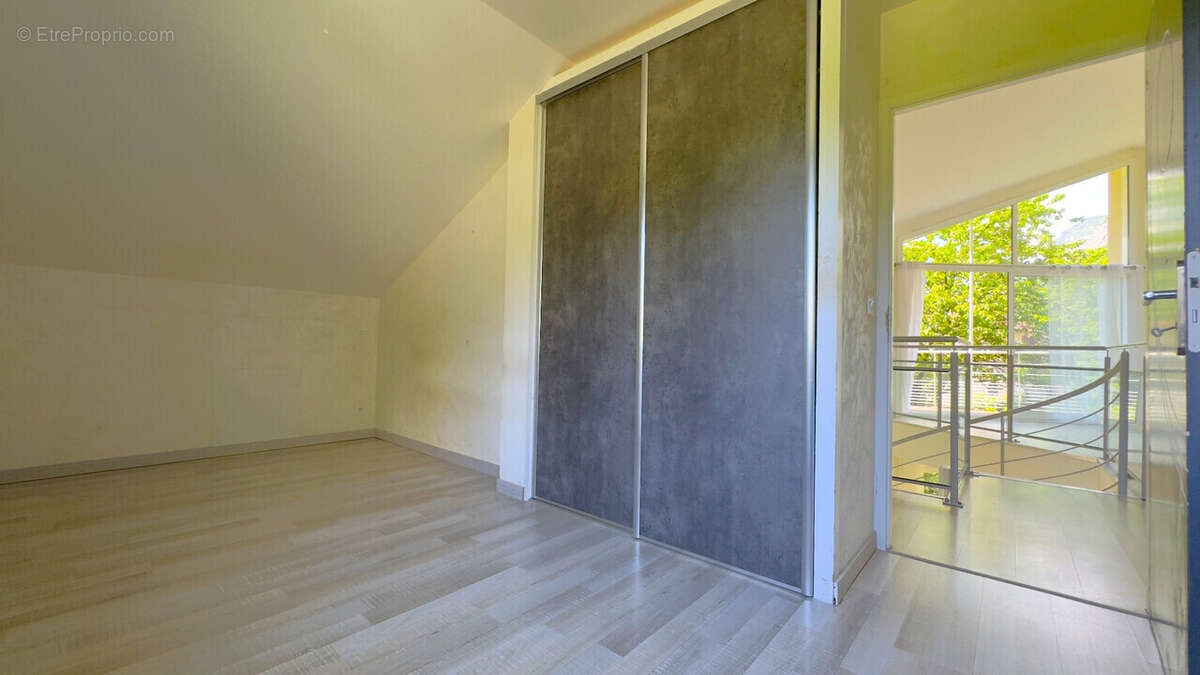 Maison à LA TERRASSE