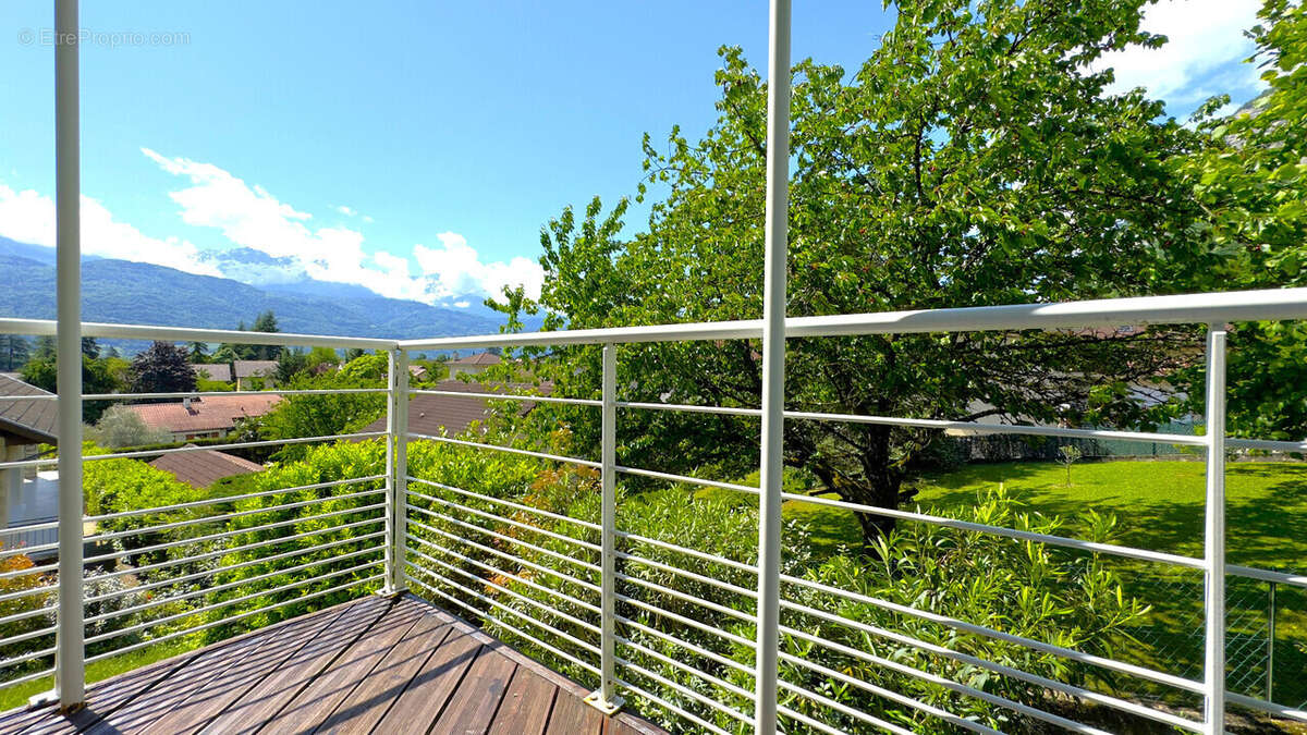 Maison à LA TERRASSE