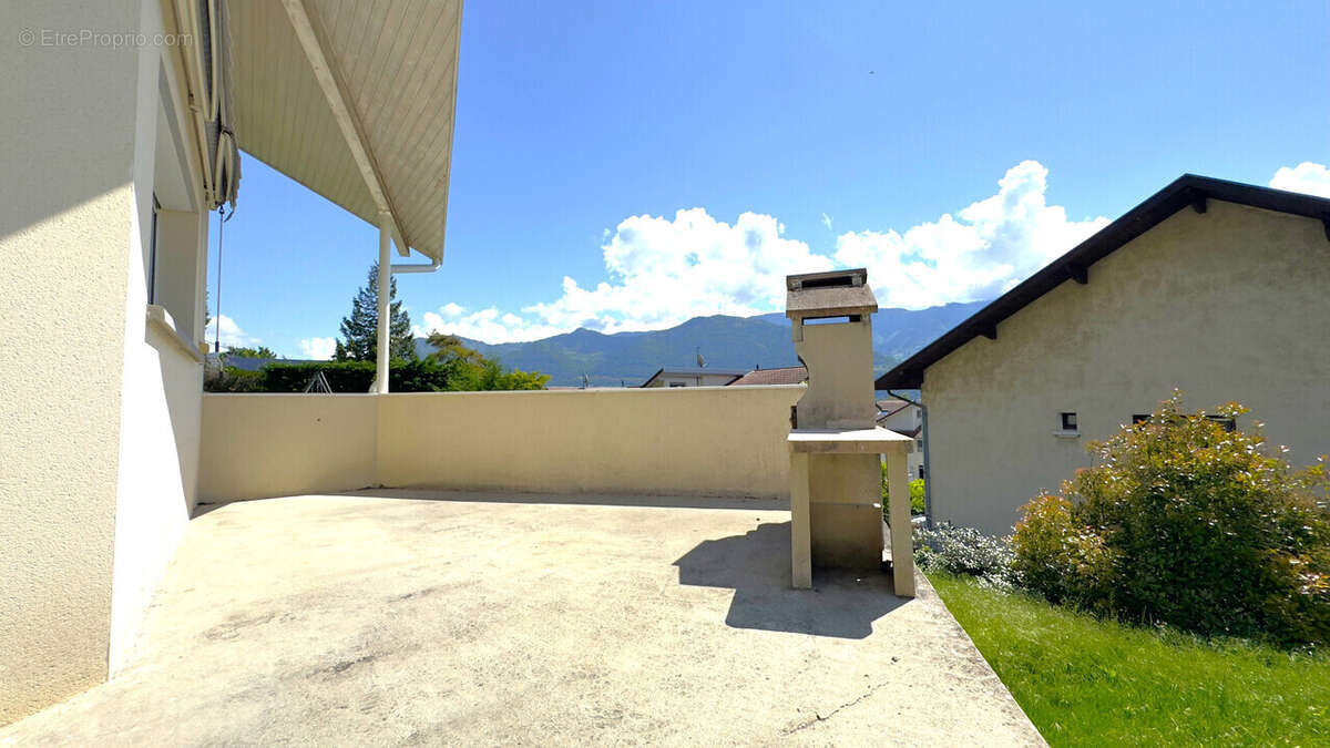 Maison à LA TERRASSE