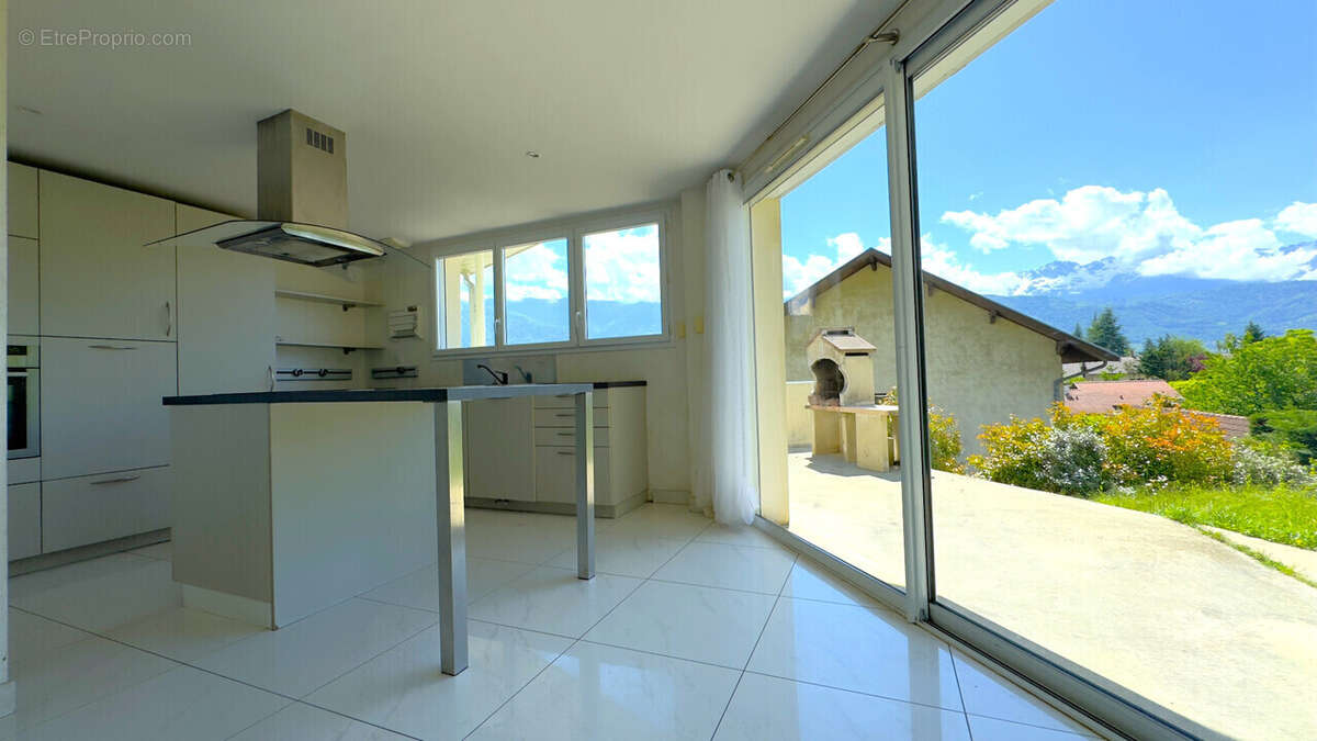 Maison à LA TERRASSE