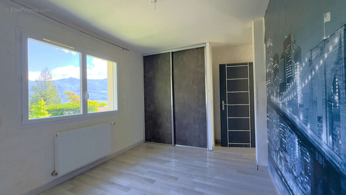 Maison à LA TERRASSE