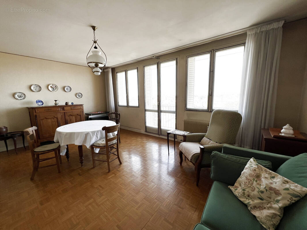 Appartement à SAINTE-SAVINE