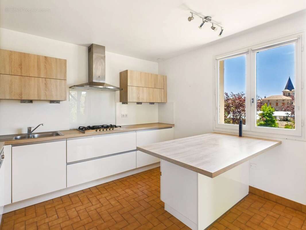 Maison à CHAMPNIERS-ET-REILHAC