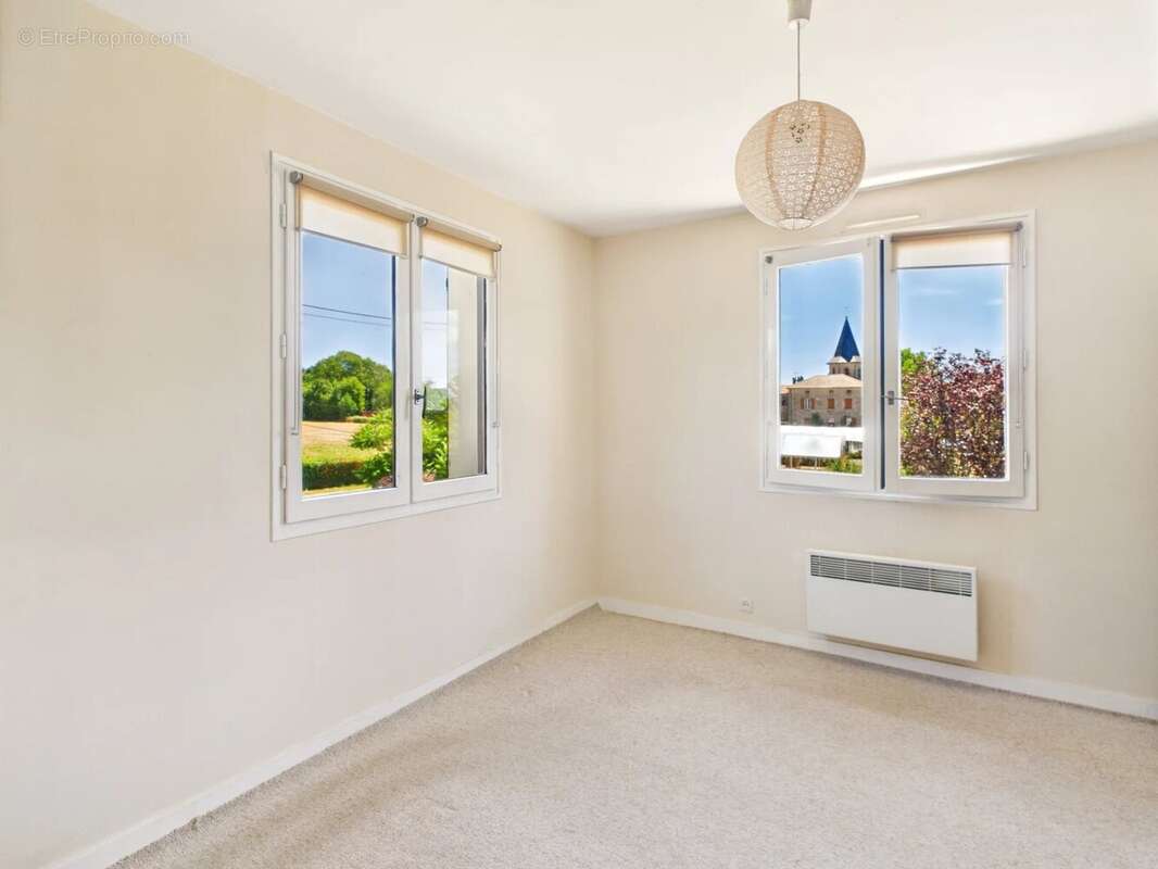 Maison à CHAMPNIERS-ET-REILHAC