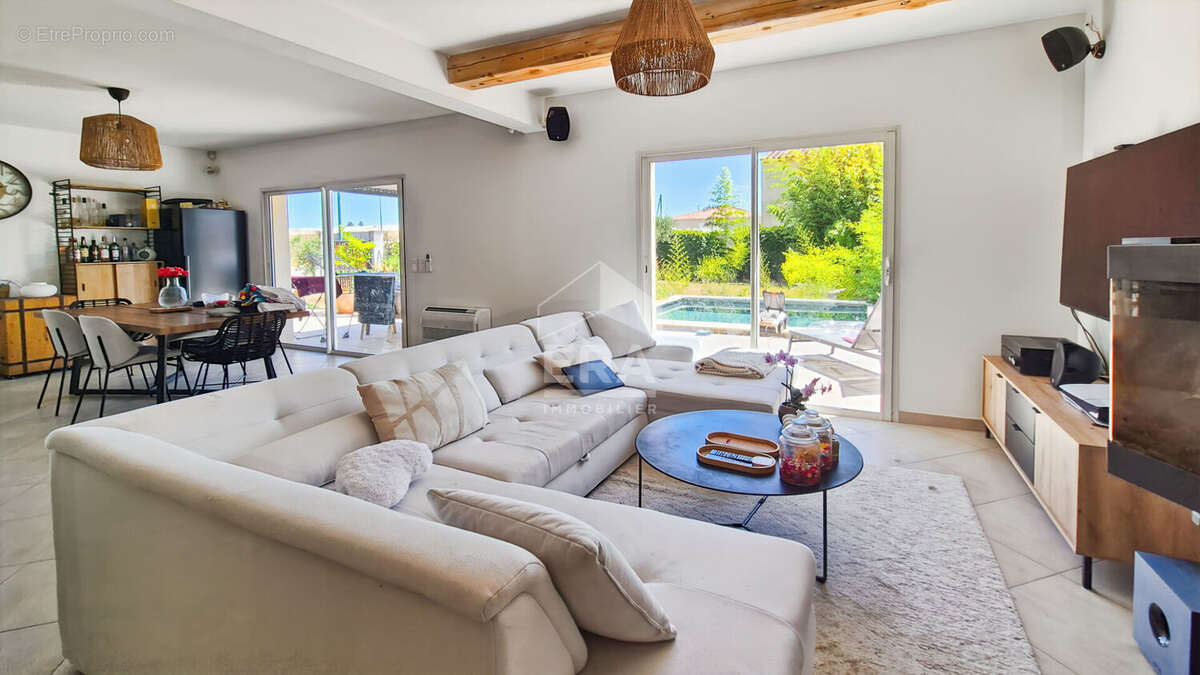 Maison à CHATEAURENARD