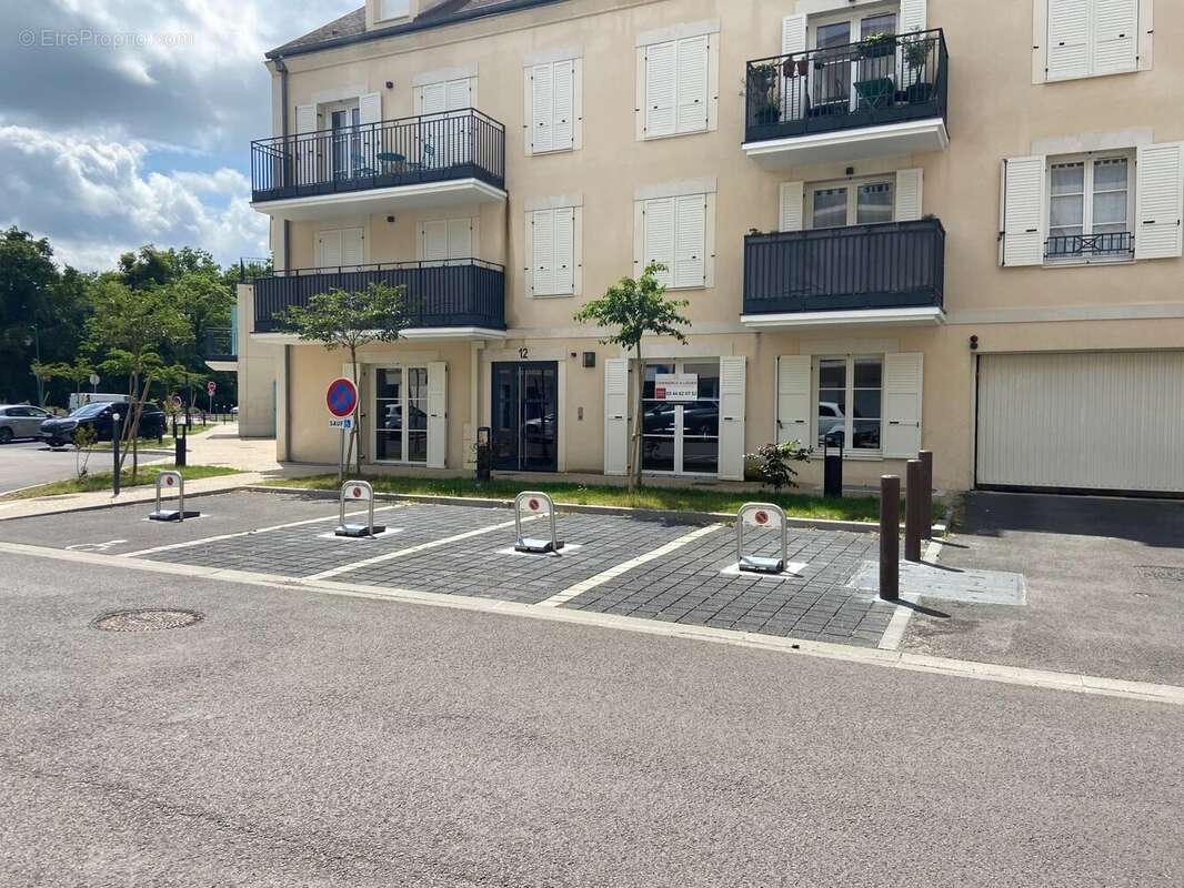 Commerce à LAMORLAYE