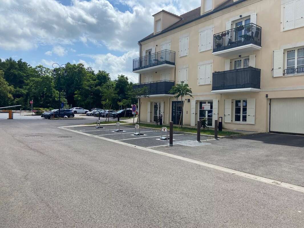 Commerce à LAMORLAYE