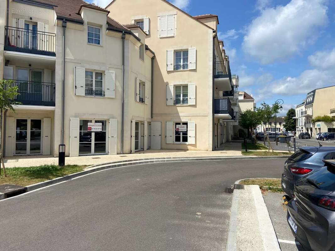 Commerce à LAMORLAYE