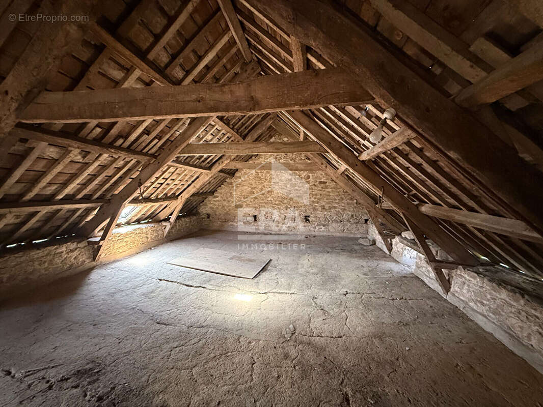 Maison à LOCOAL-MENDON