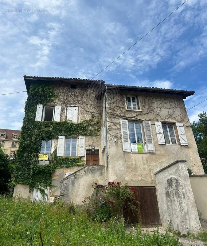 Maison à LA COTE-SAINT-ANDRE