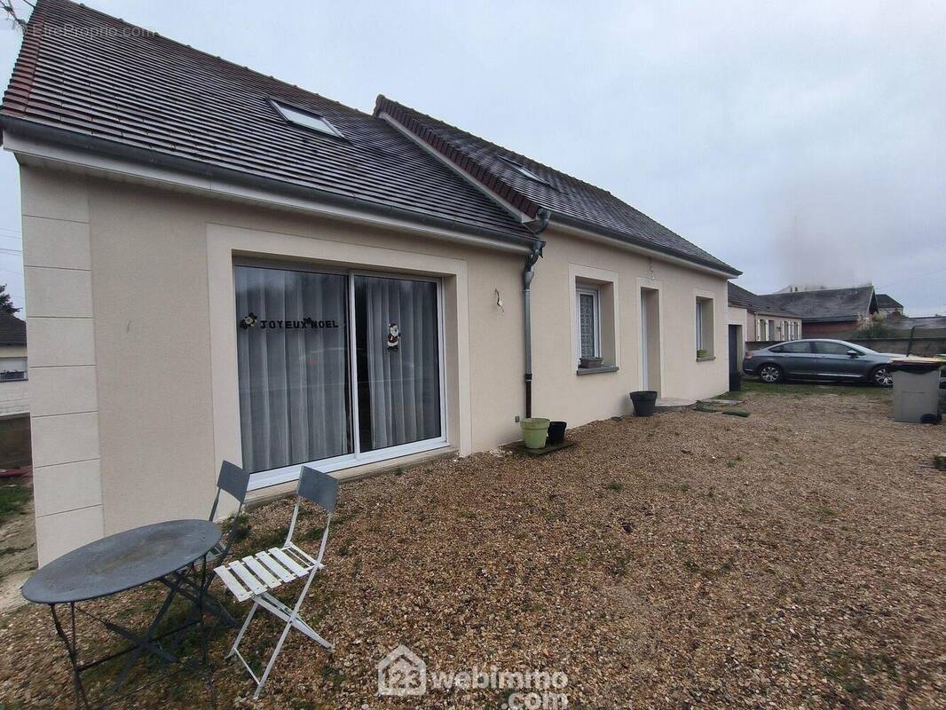 Joli pavillon de 2017 d'une surface habitable de 125 m² avec commodités de plain pied - Maison à SOISSONS