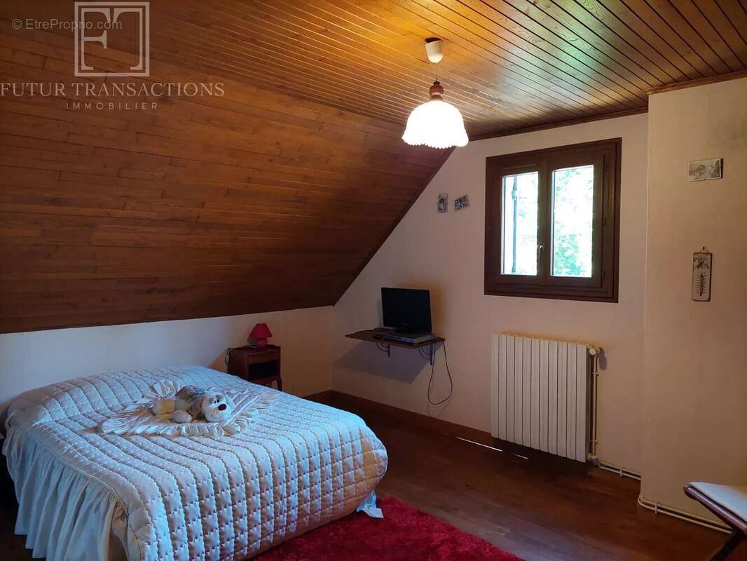 Maison à CHAMPAGNAC-DE-BELAIR