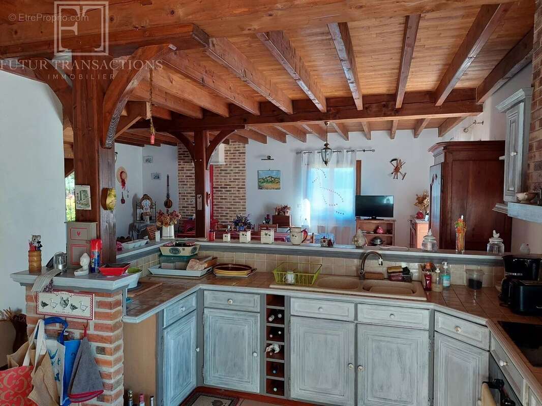 Maison à CHAMPAGNAC-DE-BELAIR