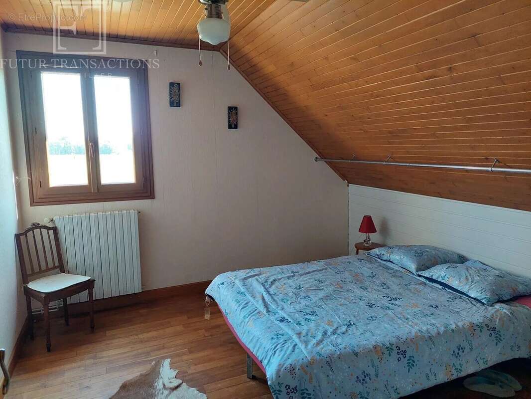 Maison à CHAMPAGNAC-DE-BELAIR