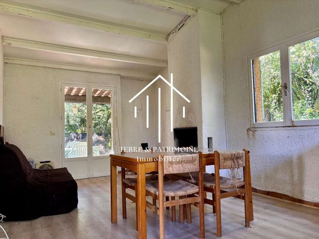 Maison à MEJANNES-LE-CLAP