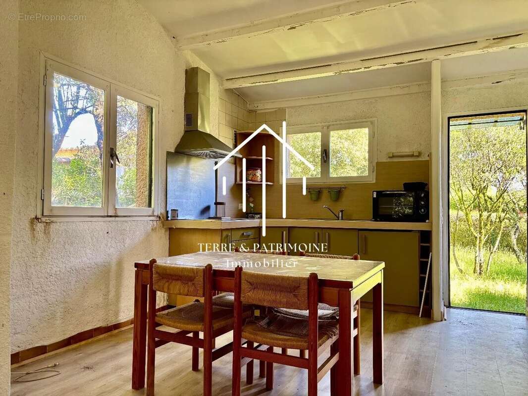 Maison à MEJANNES-LE-CLAP