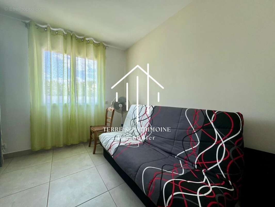 Maison à SAINT-ETIENNE-DE-FONTBELLON