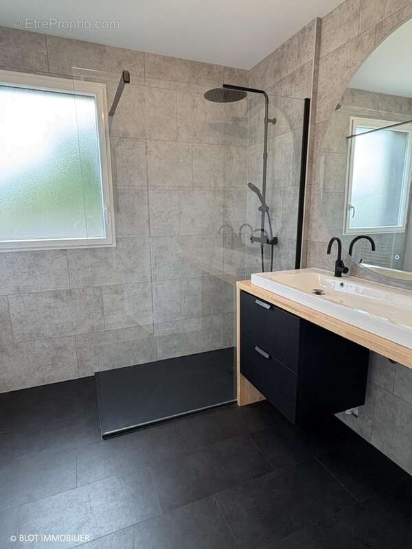 Appartement à LE RHEU