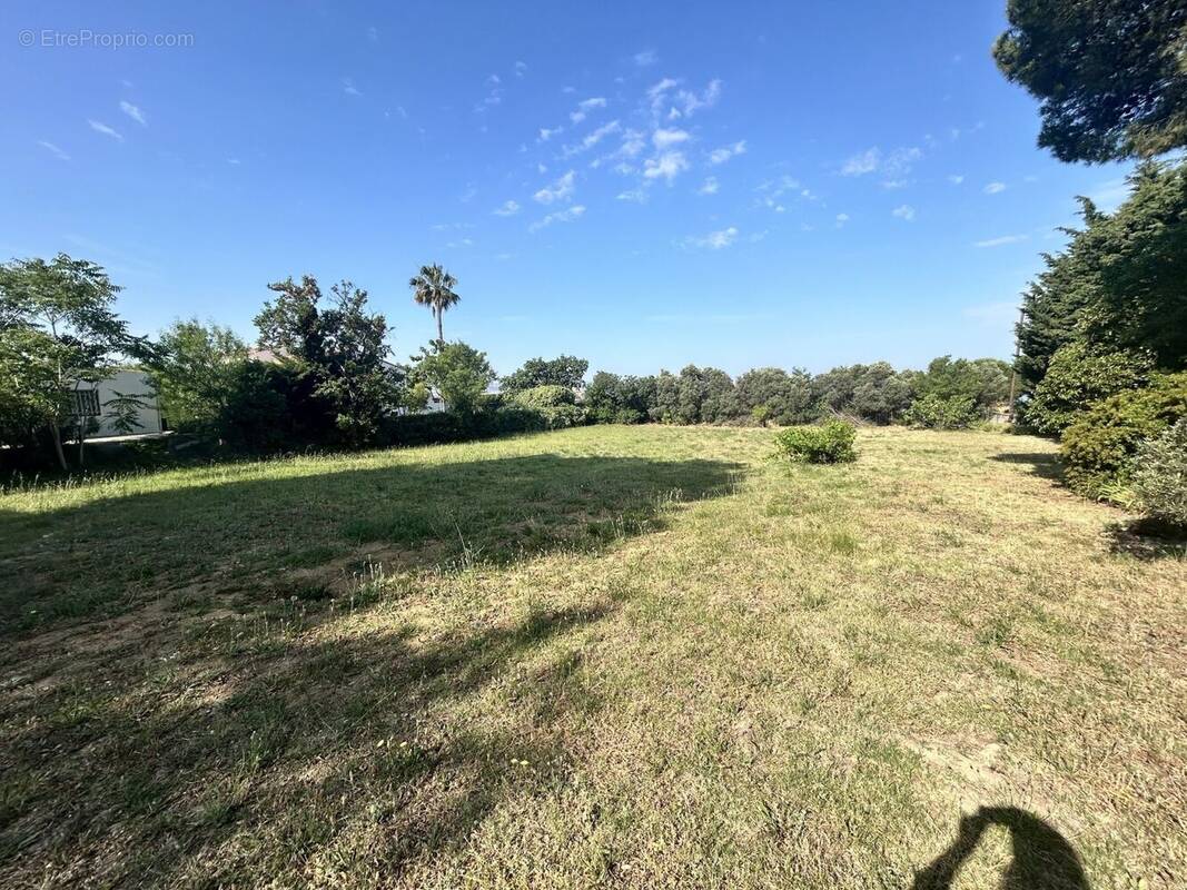 Terrain à VITROLLES