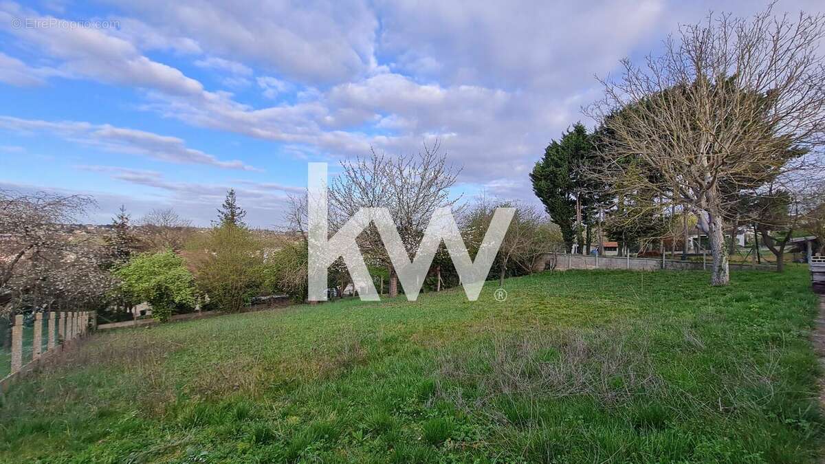 Terrain à CORBEIL-ESSONNES