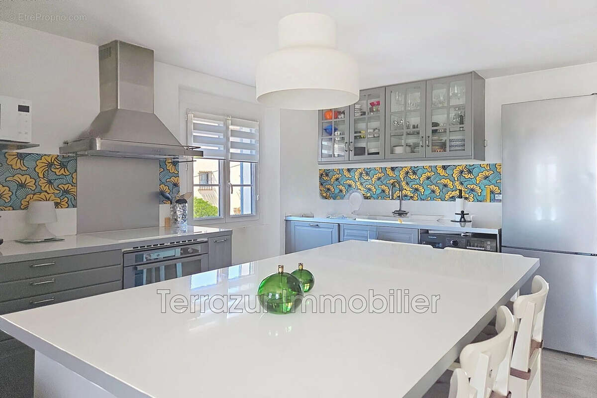 Appartement à VALLAURIS