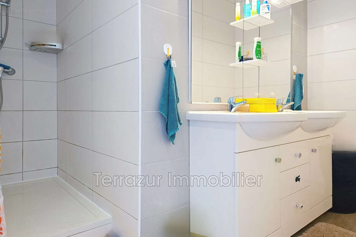 Appartement à VALLAURIS