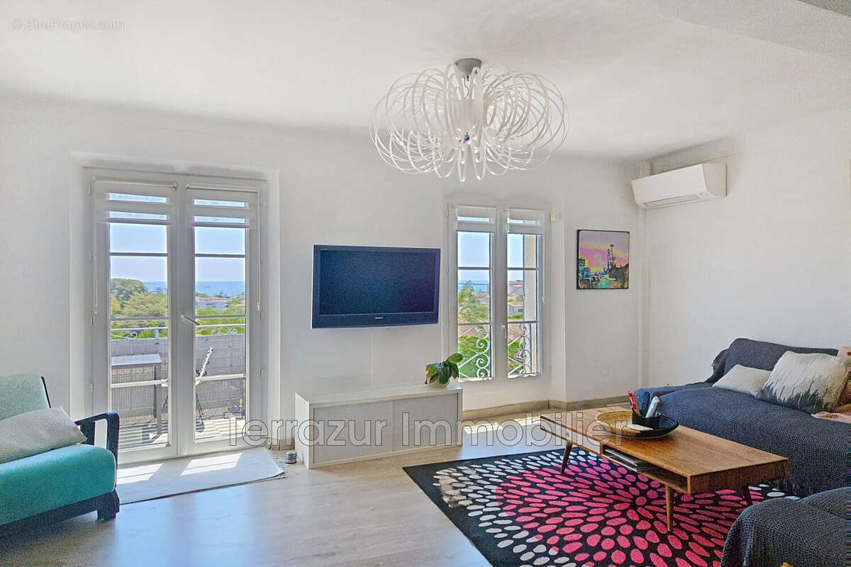 Appartement à VALLAURIS