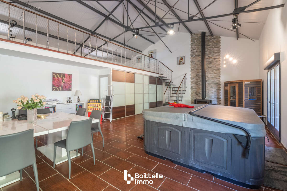 Maison à MILLY-LA-FORET