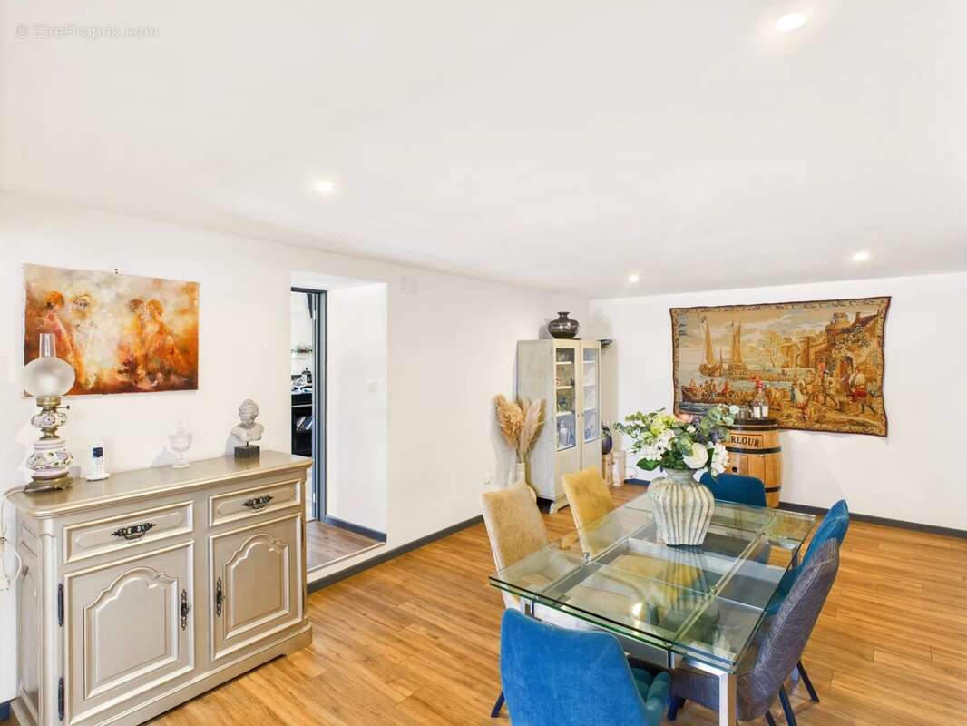 Maison à NANTEUIL-EN-VALLEE