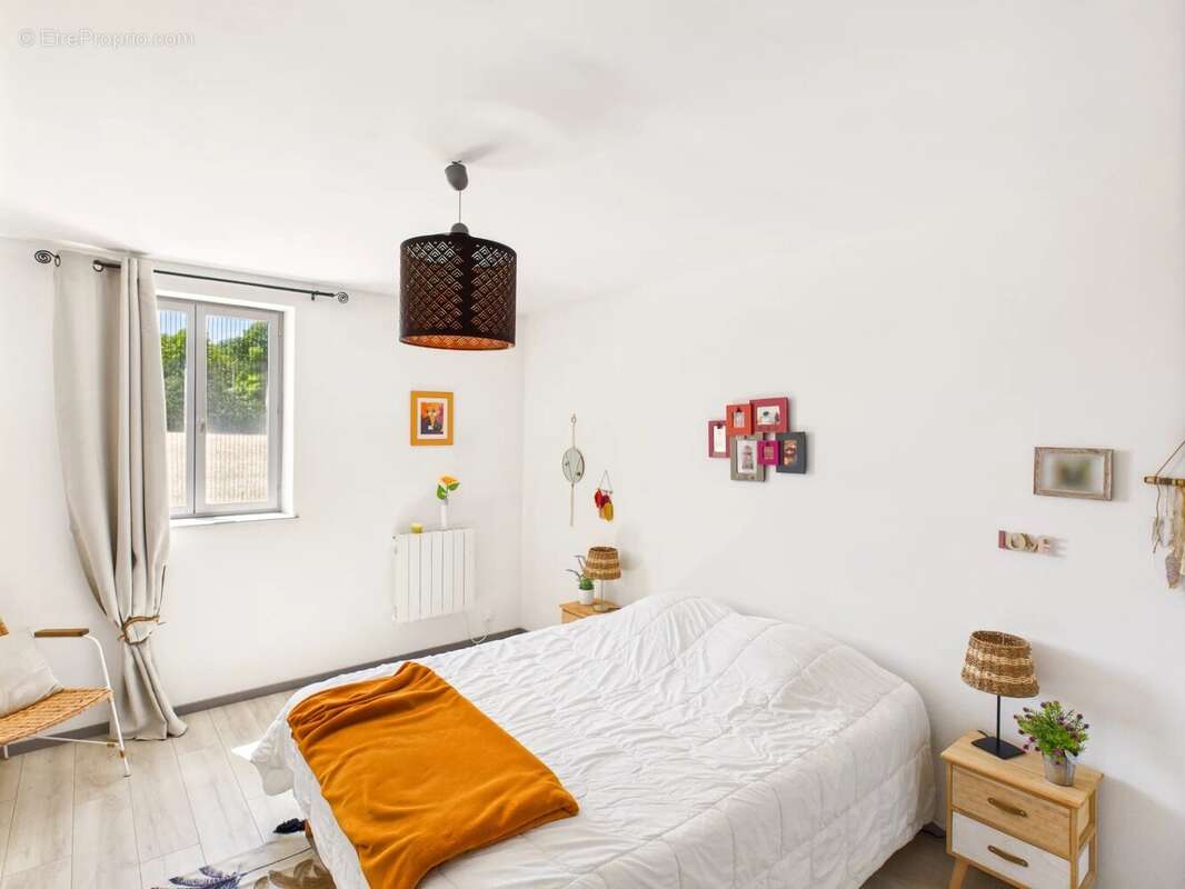 Maison à NANTEUIL-EN-VALLEE