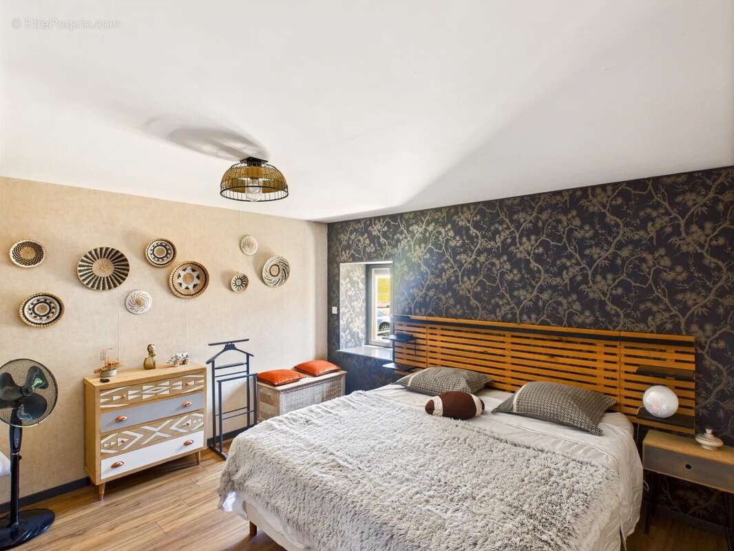 Maison à NANTEUIL-EN-VALLEE