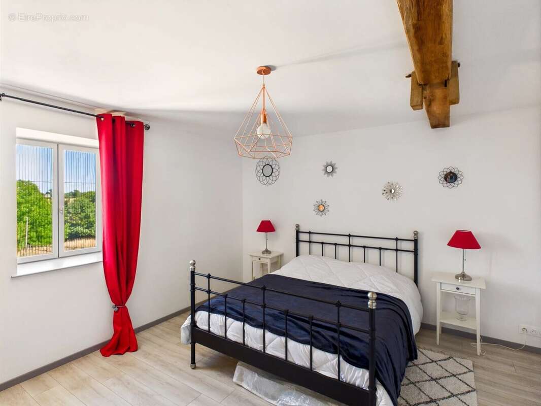 Maison à NANTEUIL-EN-VALLEE