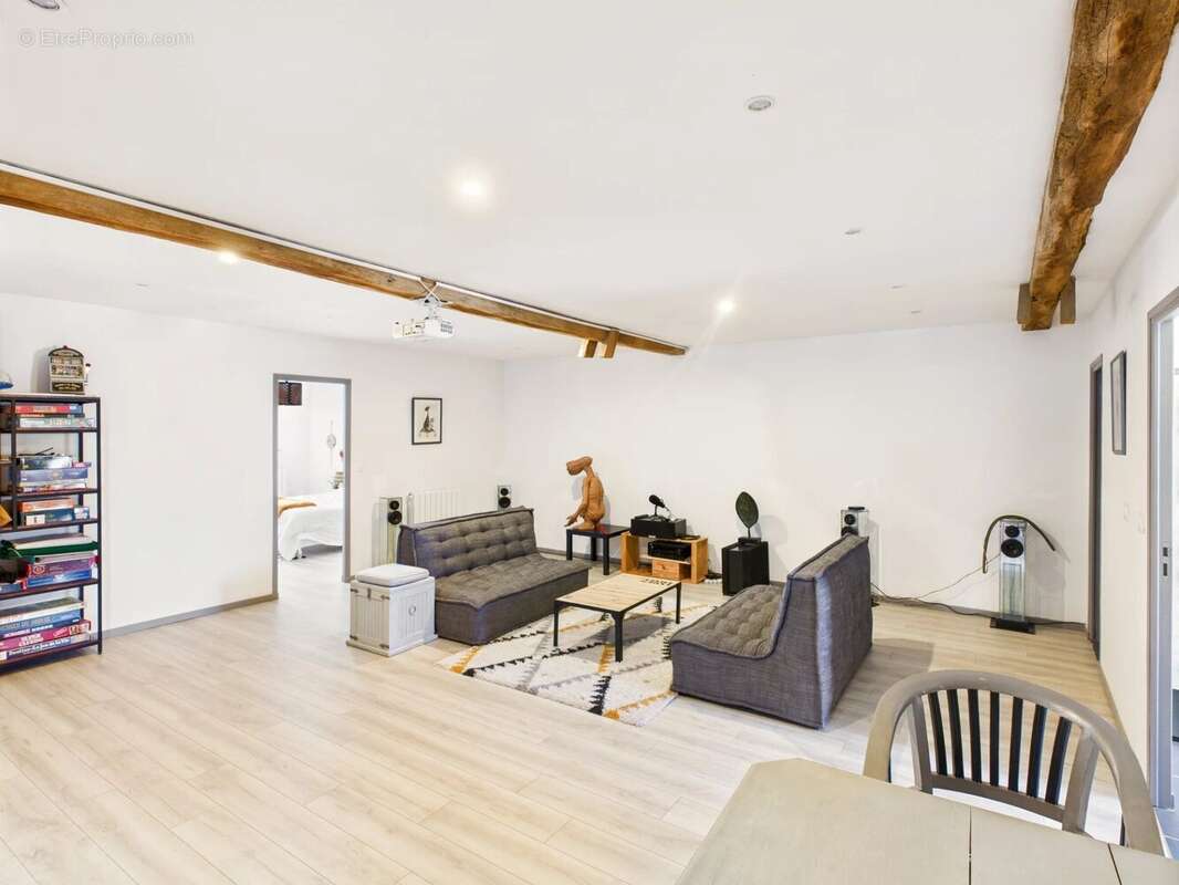 Maison à NANTEUIL-EN-VALLEE