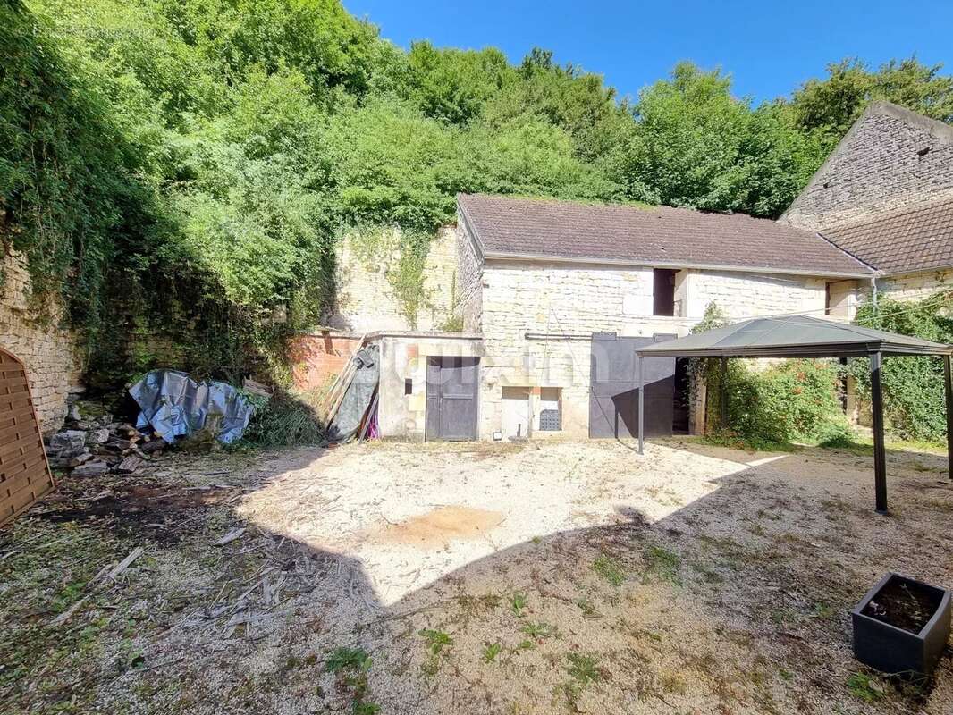 Maison à ASNIERES-SOUS-BOIS